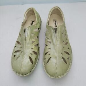 Propet Women's Cameo Slip On Flats In Silver Sage Shoes Size 9M 33126-2876